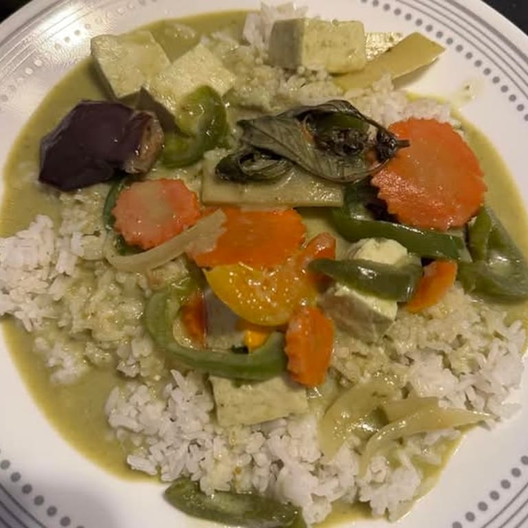 Delicious Green Curry Experience