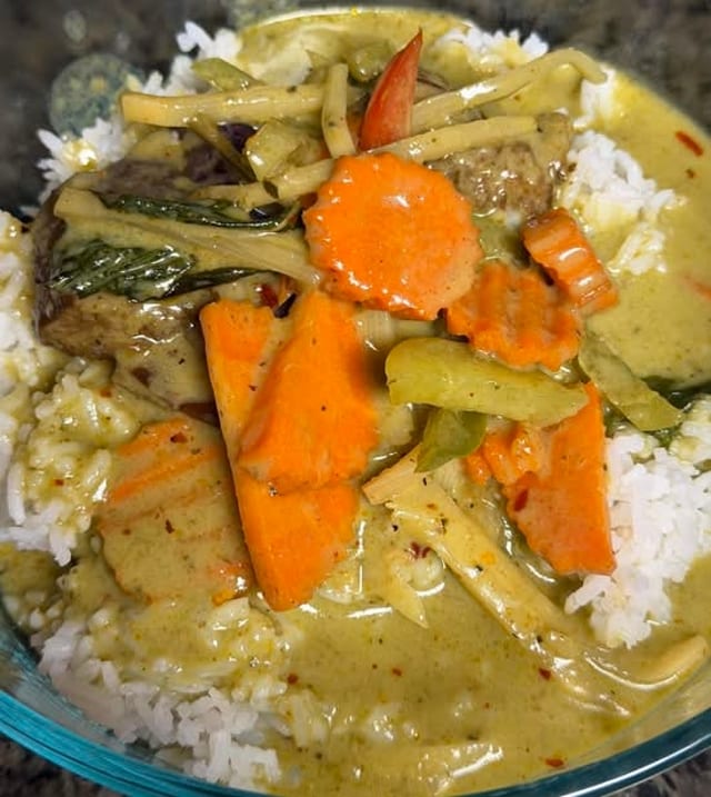 Green curry (VEGAN).