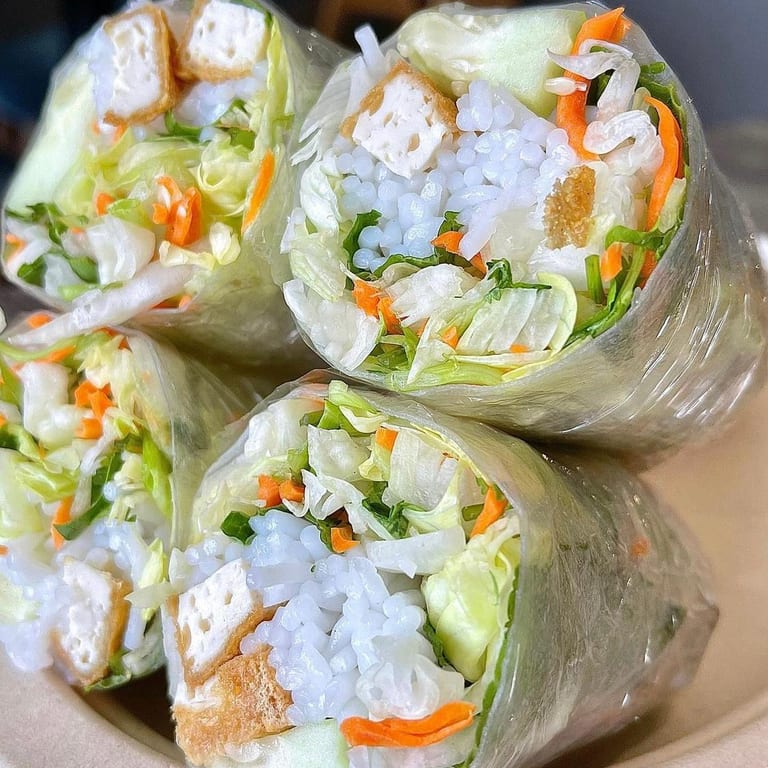 Delicious Spring Rolls: A Fresh Thai Favorite