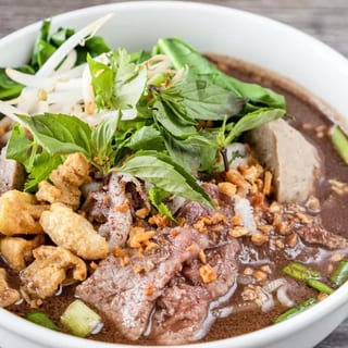 signature thai boat noodle
